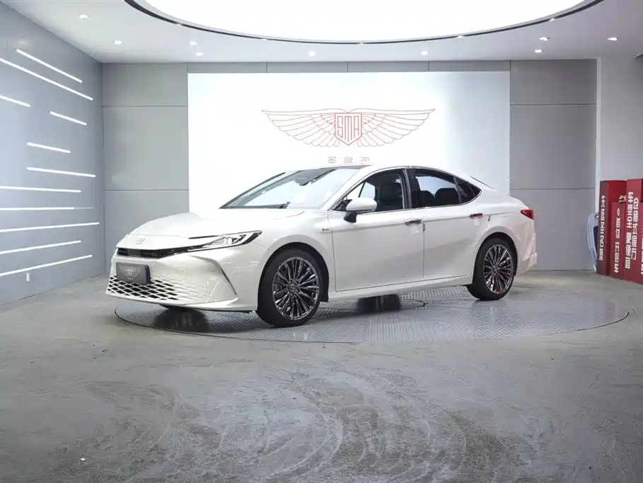 TOYOTA CAMRY 2024