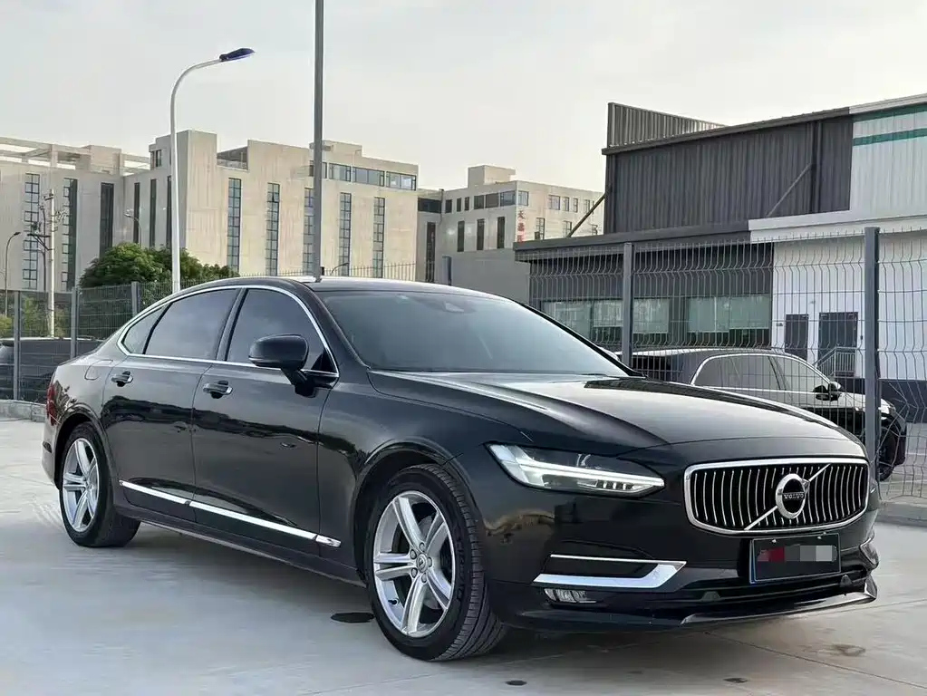 VOLVO S90 2019