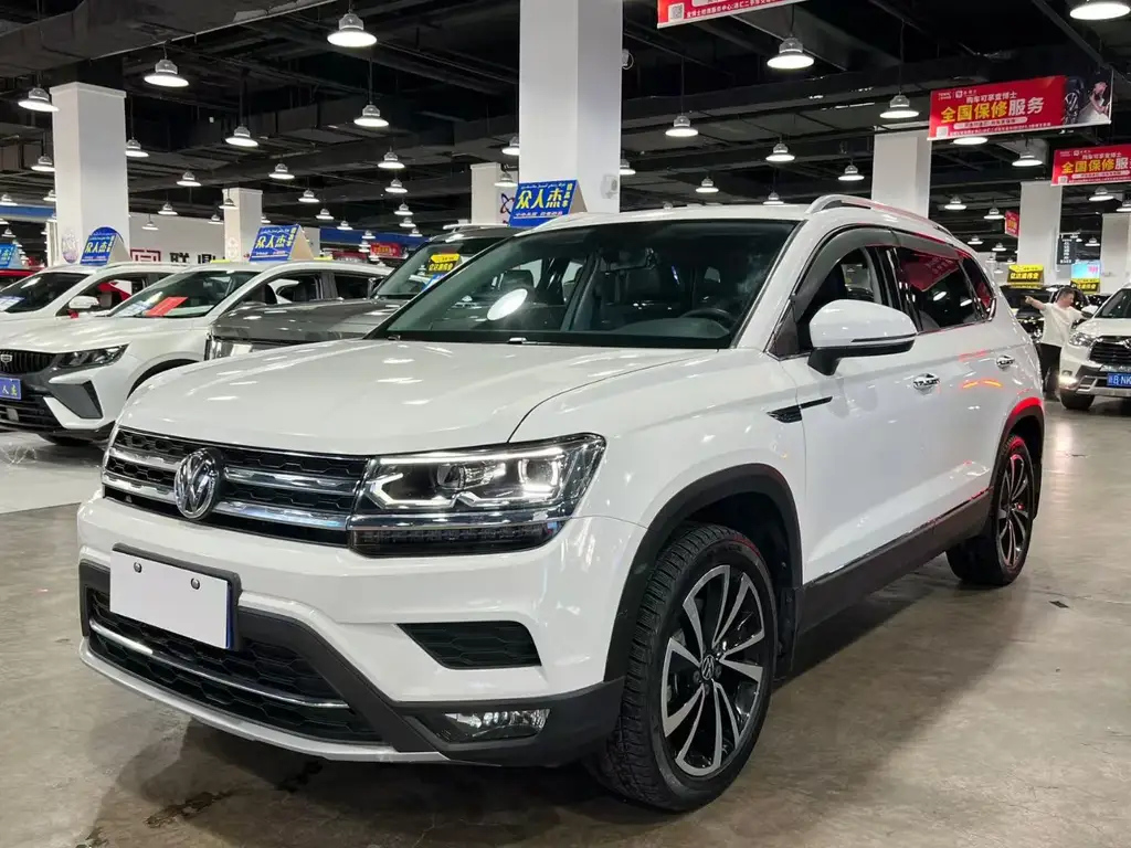 VOLKSWAGEN THARU 2021