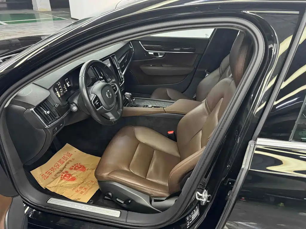 VOLVO S90 2017