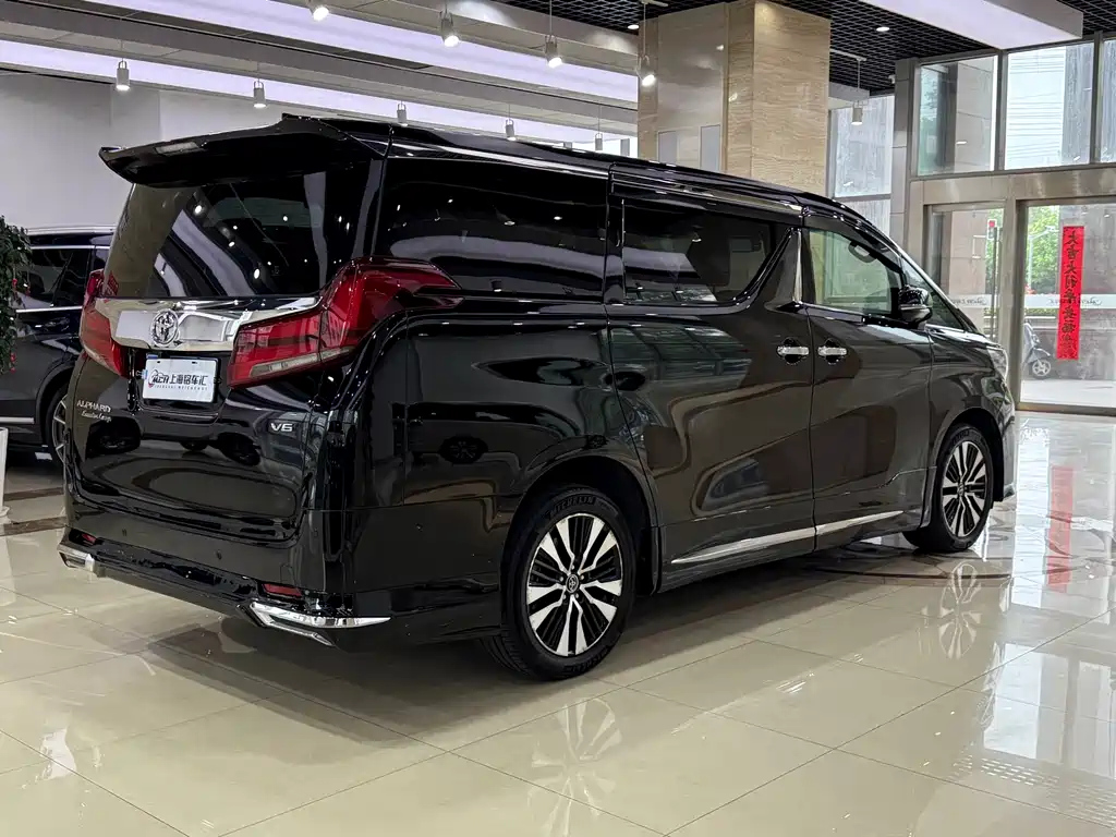 TOYOTA ALPHARD 2018