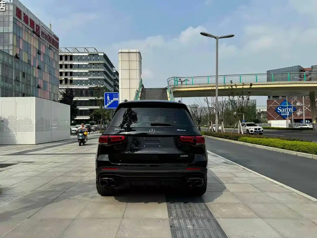 MERCEDES BENZ GLB 2023