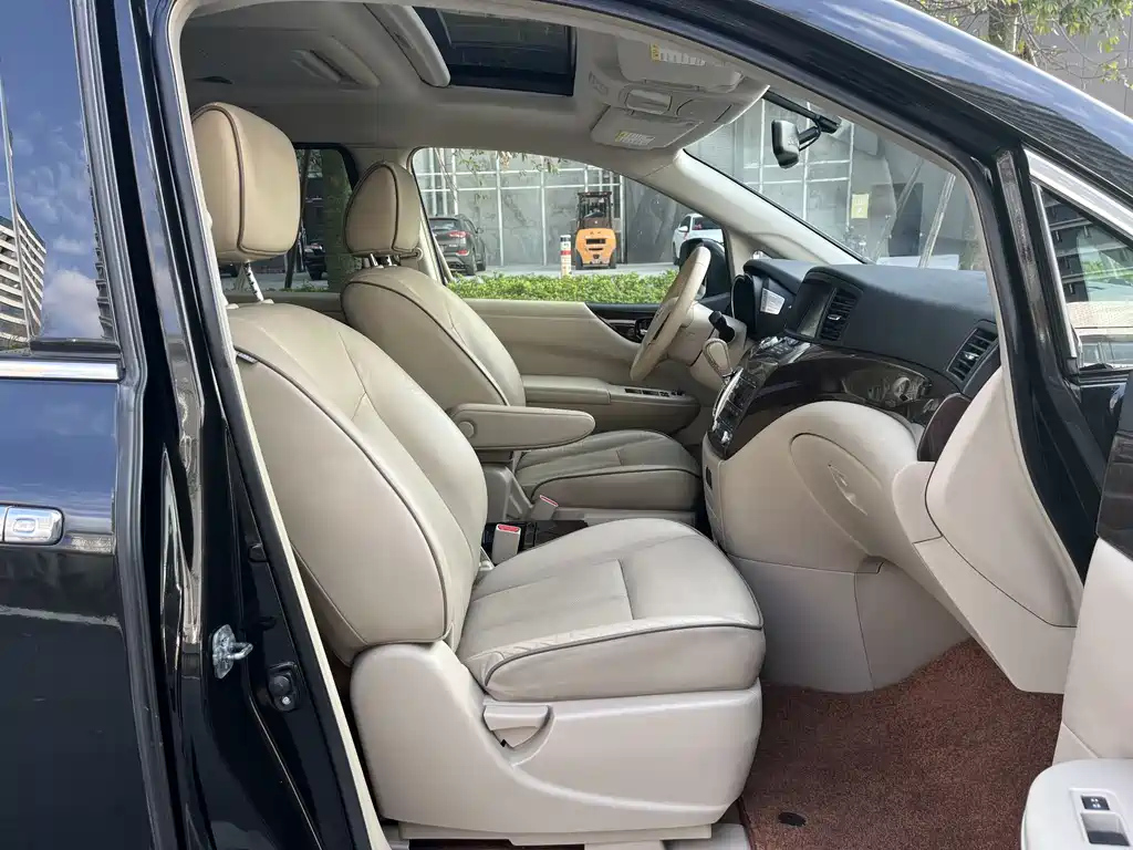 NISSAN QUEST 2014
