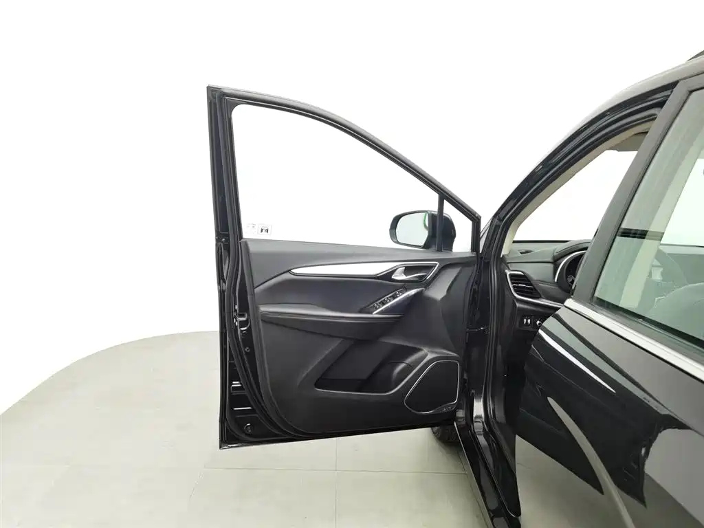 JAC REFINE R3 2018