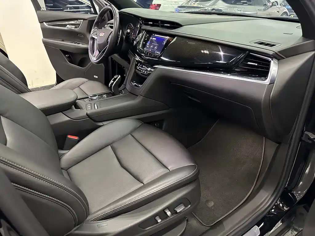 CADILLAC XT6 2021