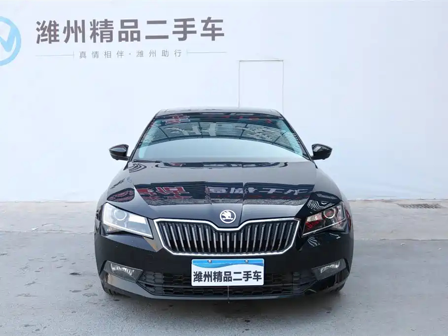 SKODA SUPERB 2019