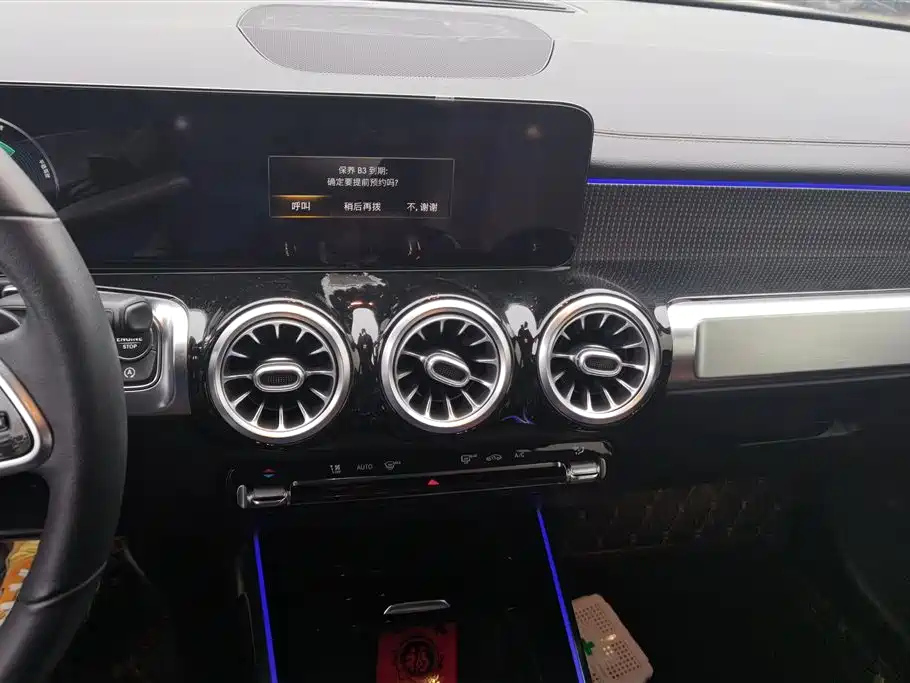 MERCEDES BENZ GLB 2021
