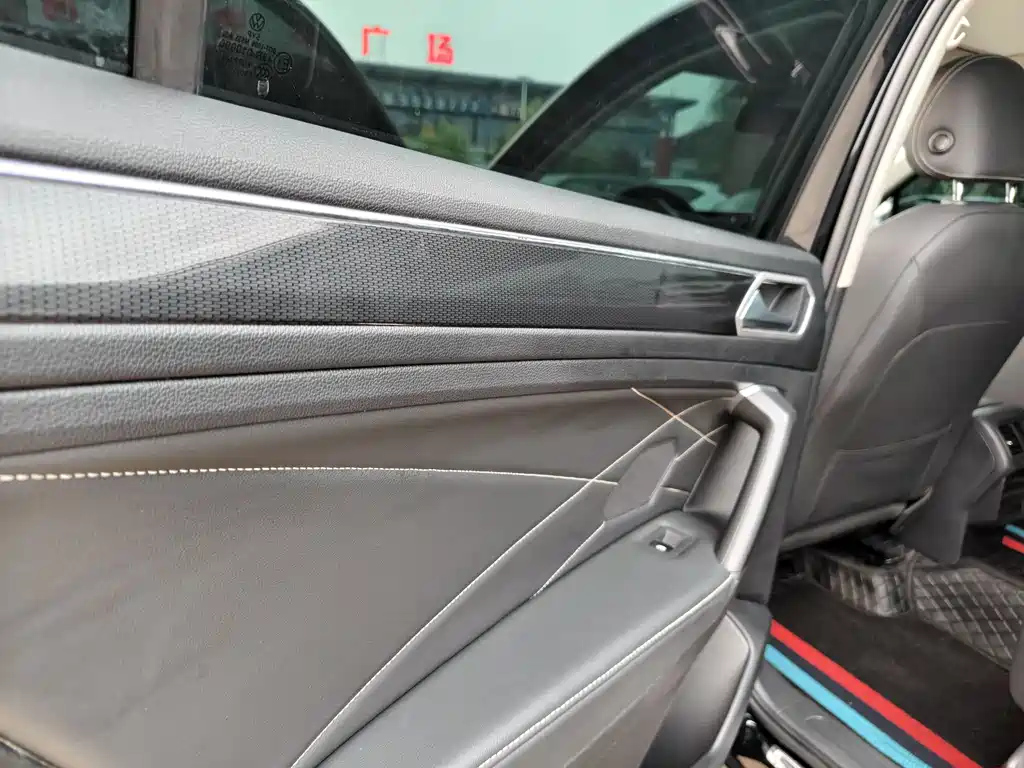 VOLKSWAGEN TIGUAN L 2024