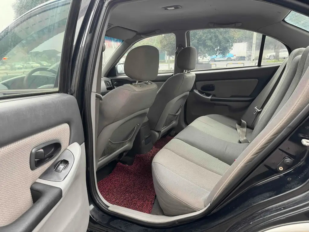 HYUNDAI ELANTRA 2011