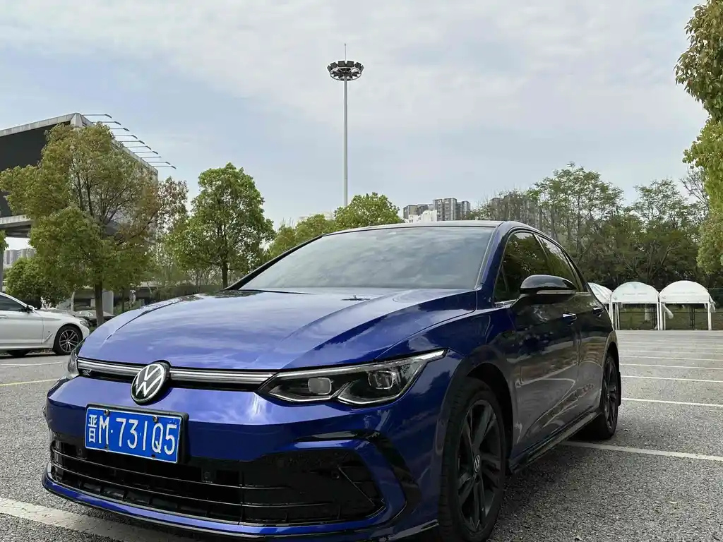 VOLKSWAGEN GOLF 2021