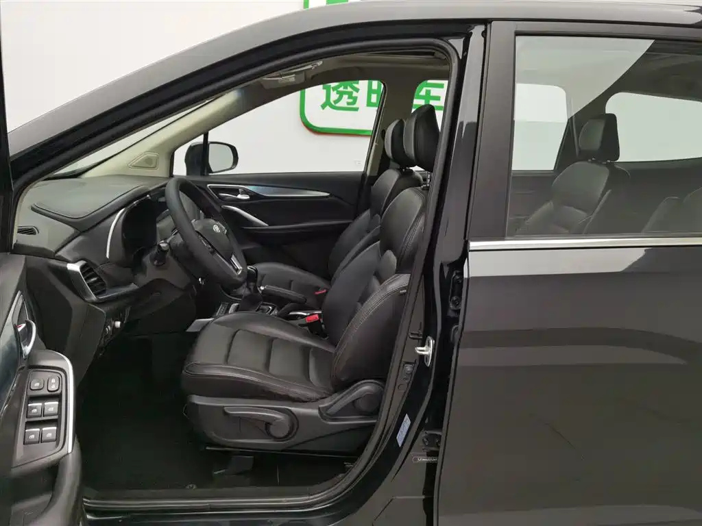 JAC REFINE R3 2018
