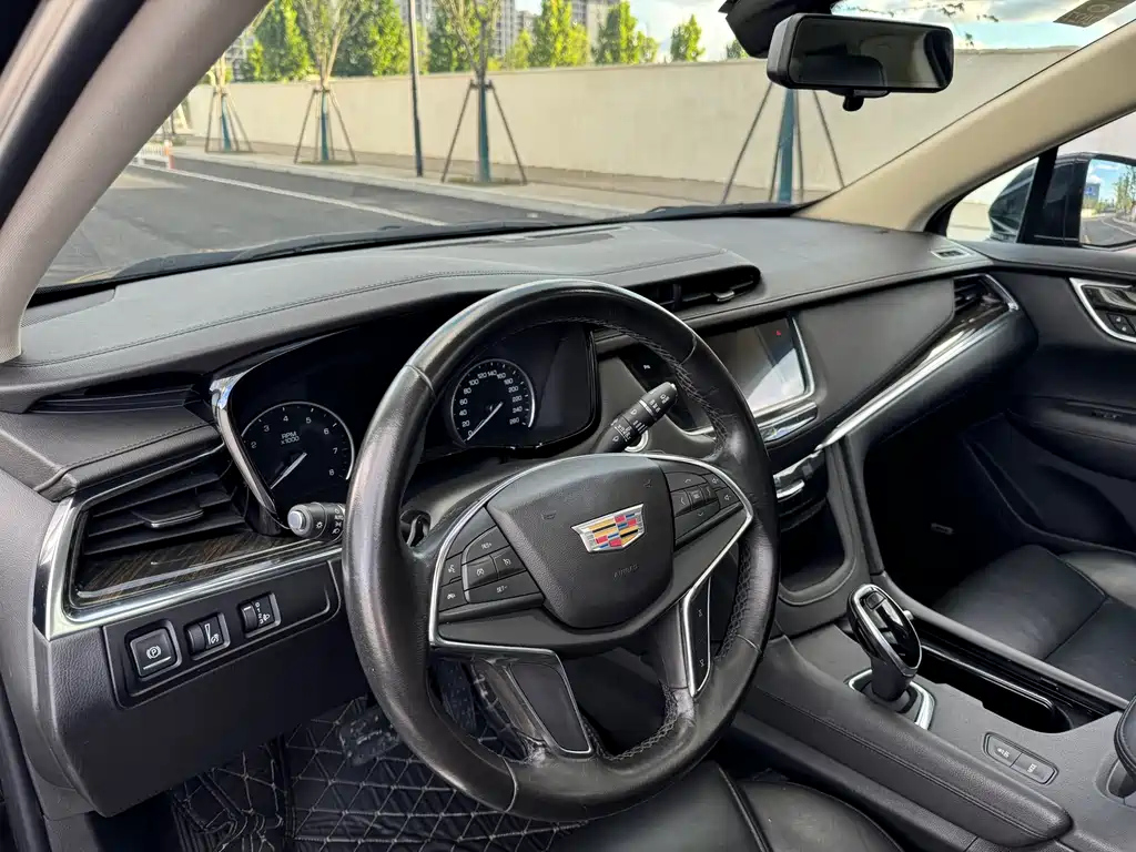 CADILLAC XT5 2018