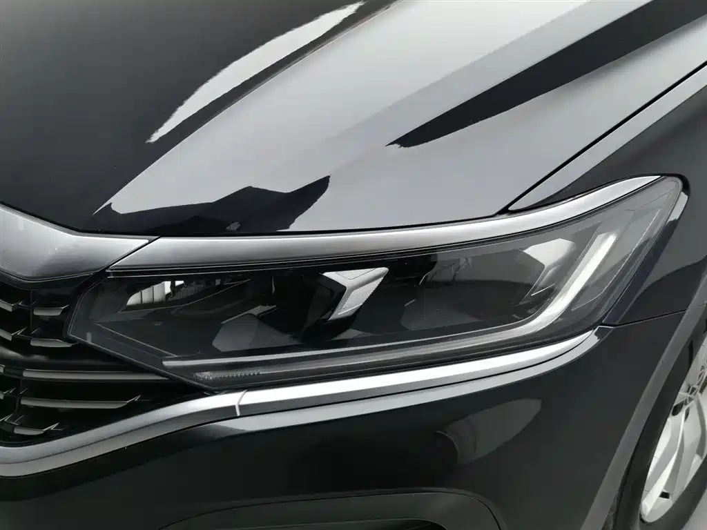 VOLKSWAGEN PASSAT 2022