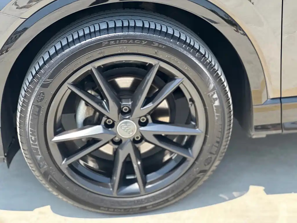 AUDI Q2L 2018