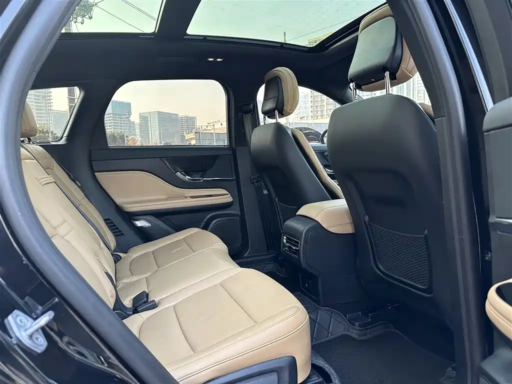 LINCOLN ADVENTURER 2021