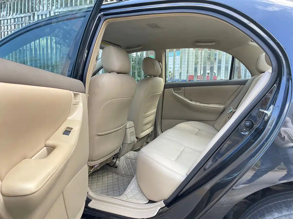 TOYOTA COROLLA 2011
