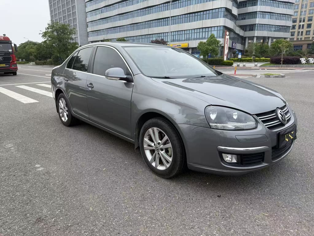 VOLKSWAGEN SAGITAR 2011