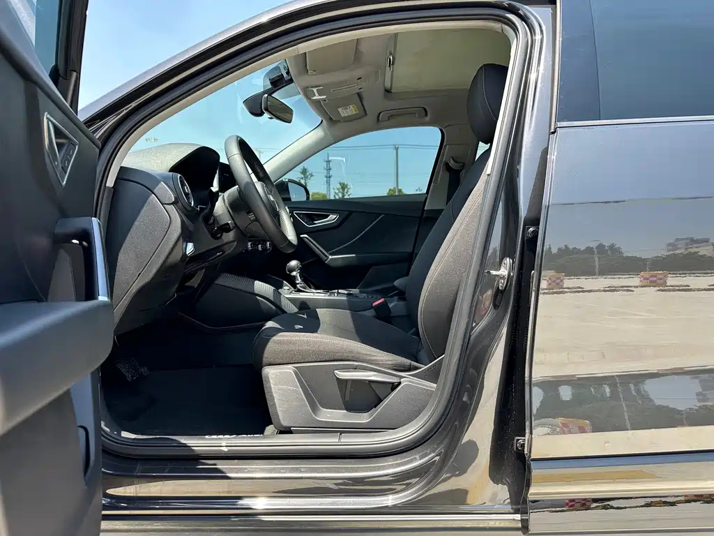 AUDI Q2L 2018