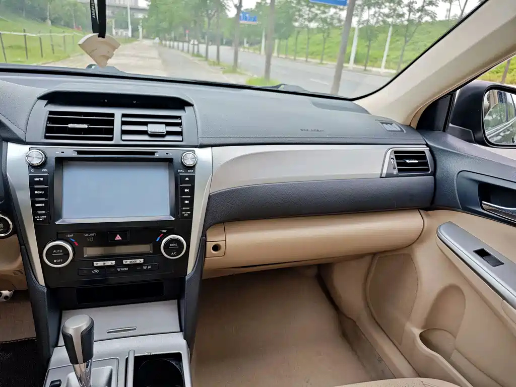 TOYOTA CAMRY 2012