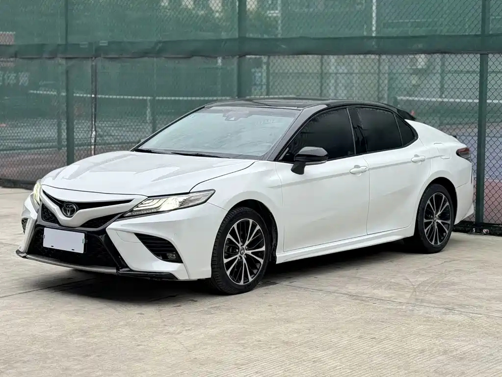 TOYOTA CAMRY 2019