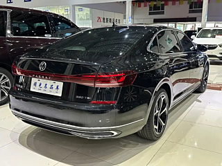 VOLKSWAGEN PASSAT 2023