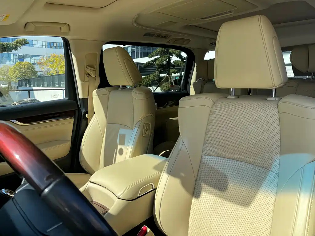 TOYOTA ALPHARD 2018