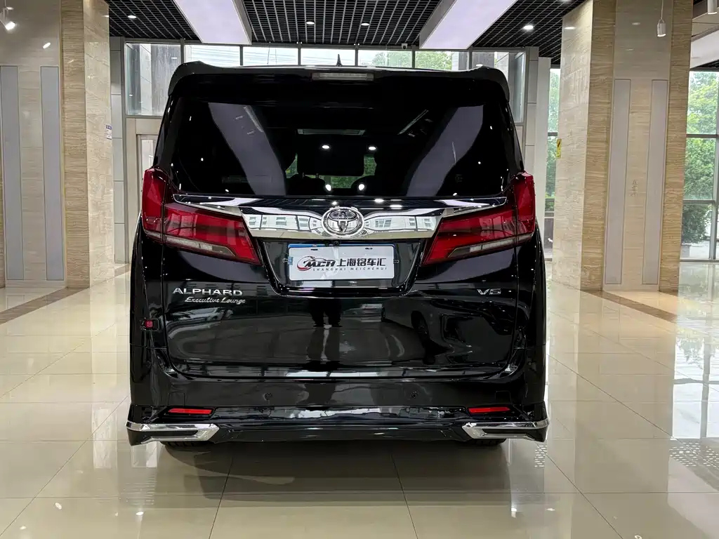 TOYOTA ALPHARD 2018