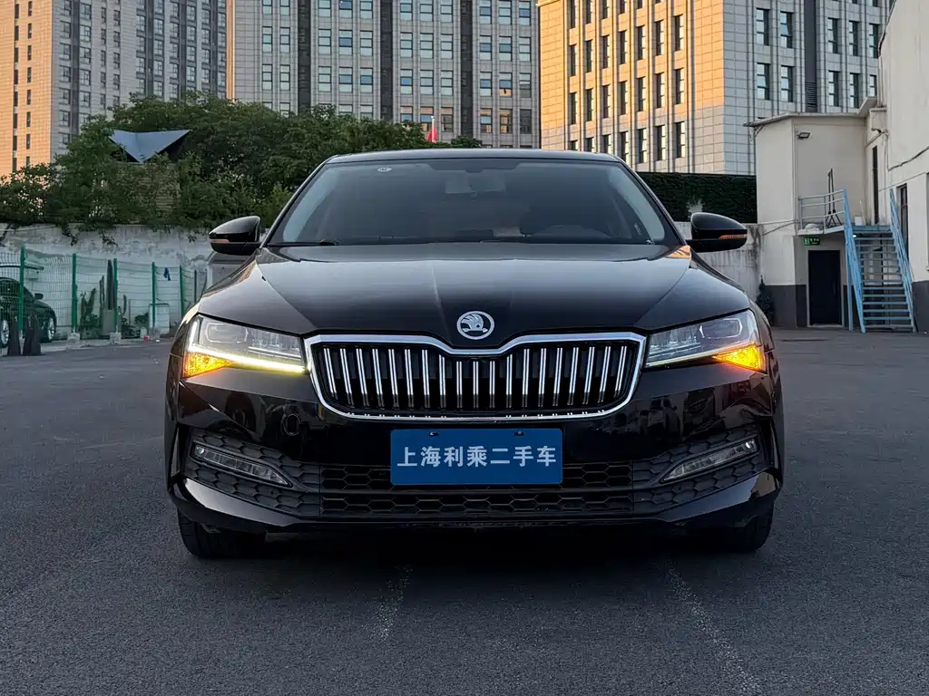 SKODA SUPERB 2019