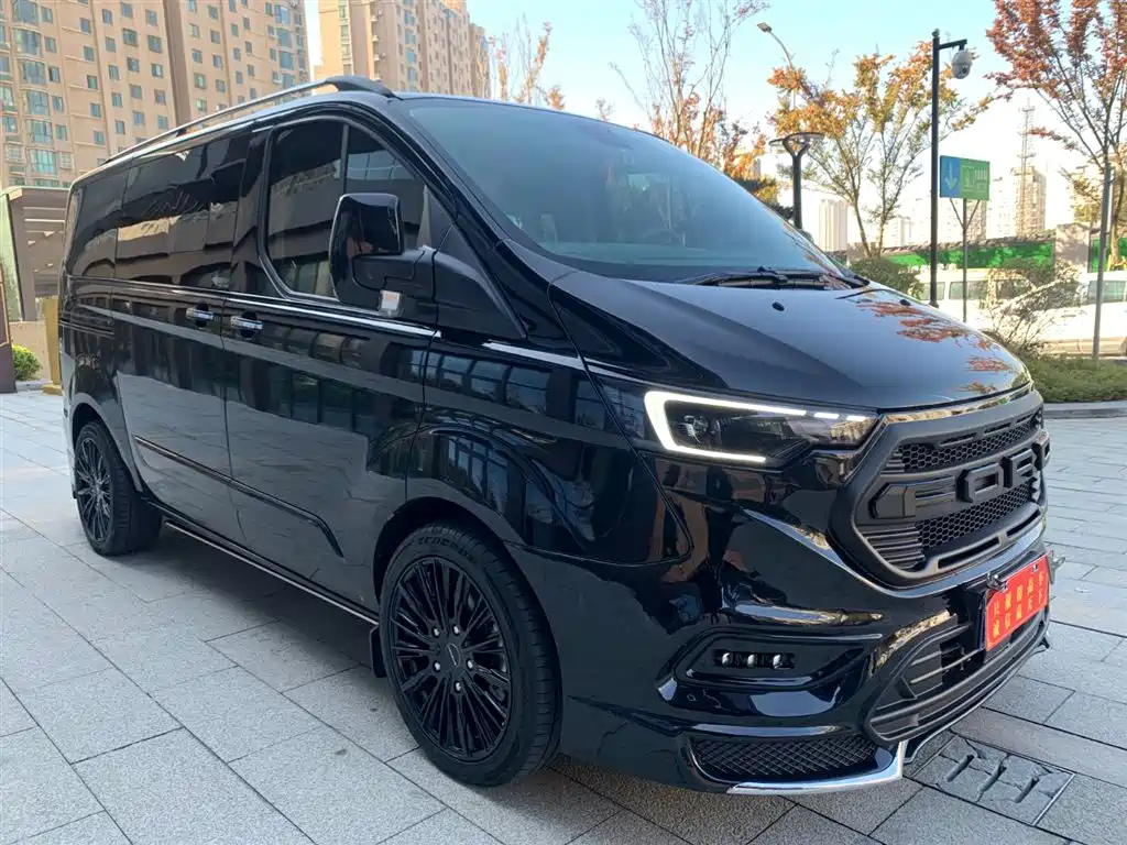 FORD TOUREO 2023