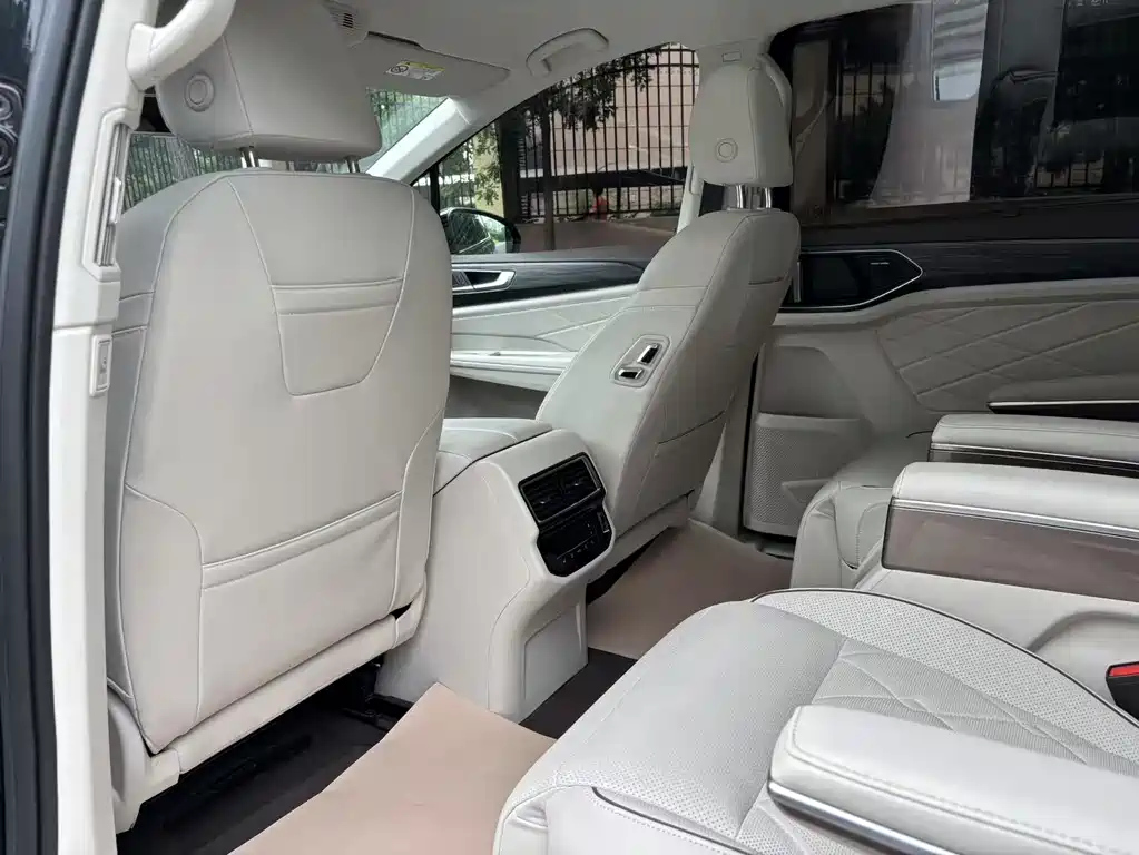 VOLKSWAGEN VILORAN 2024