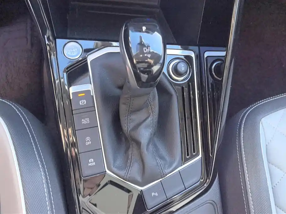 VOLKSWAGEN TAYRON 2024