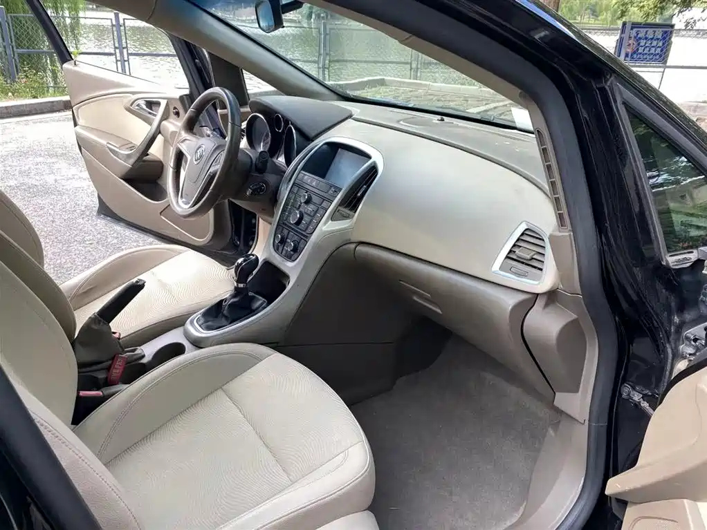 BUICK EXCELLE 2011