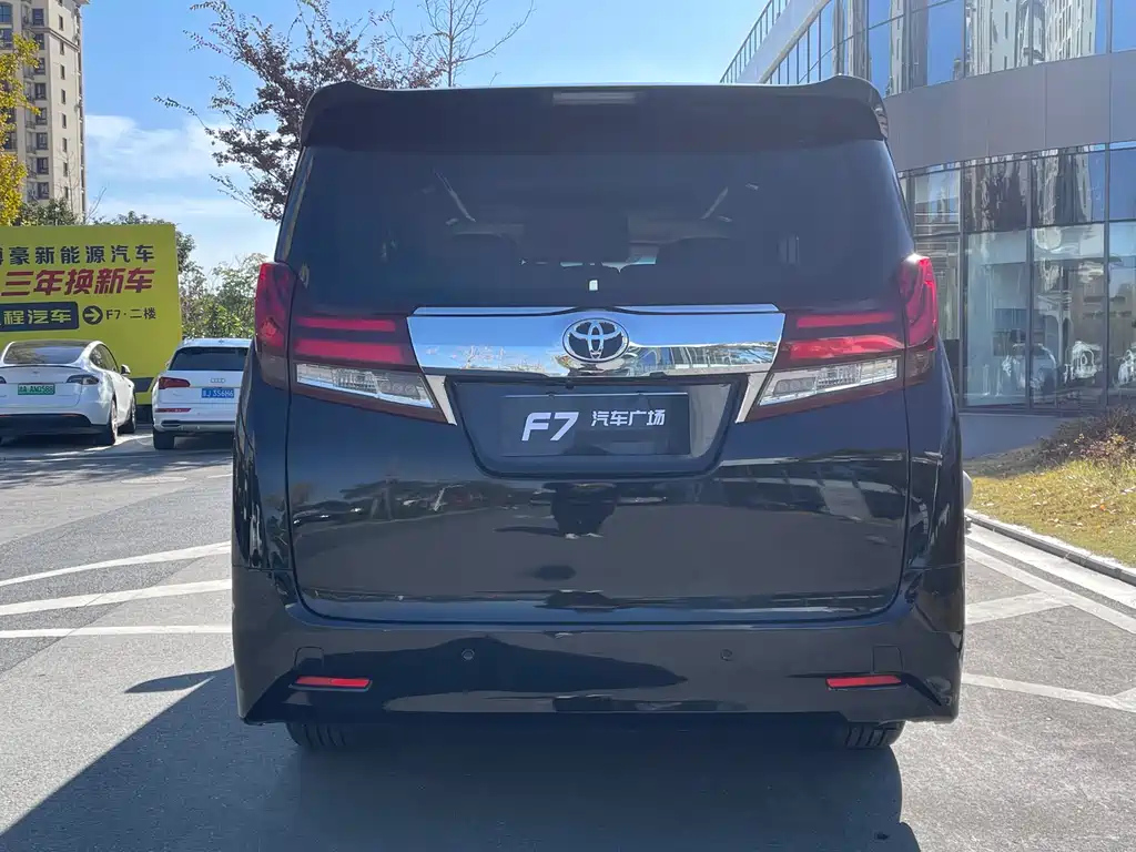 TOYOTA ALPHARD 2018