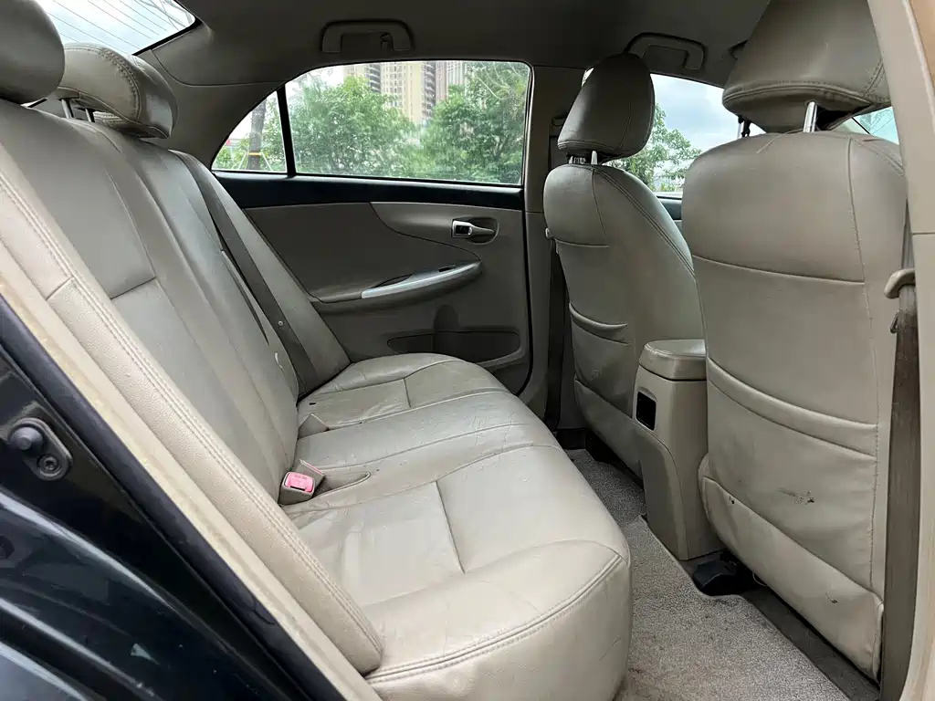 TOYOTA COROLLA 2011