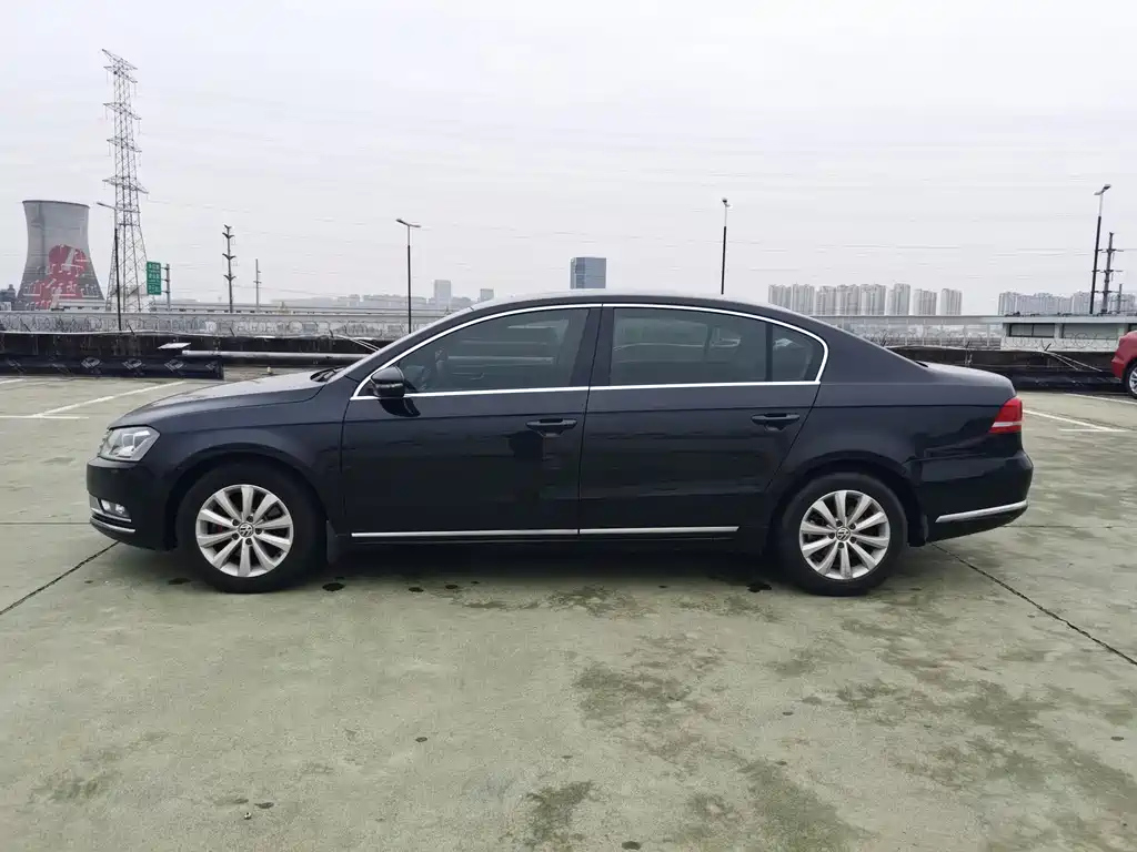 VOLKSWAGEN MAGOTAN 2014