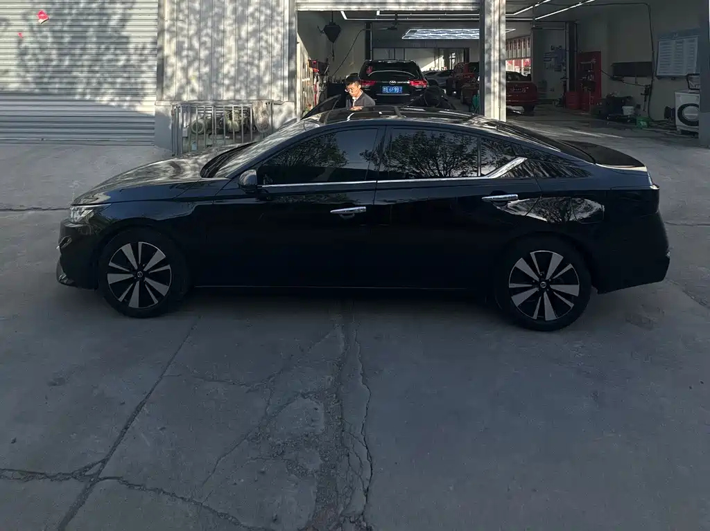 NISSAN TEANA 2021