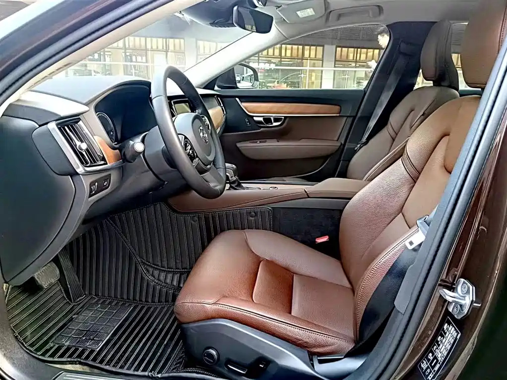 VOLVO S90 2020