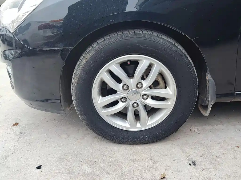 HYUNDAI CELESTA 2015