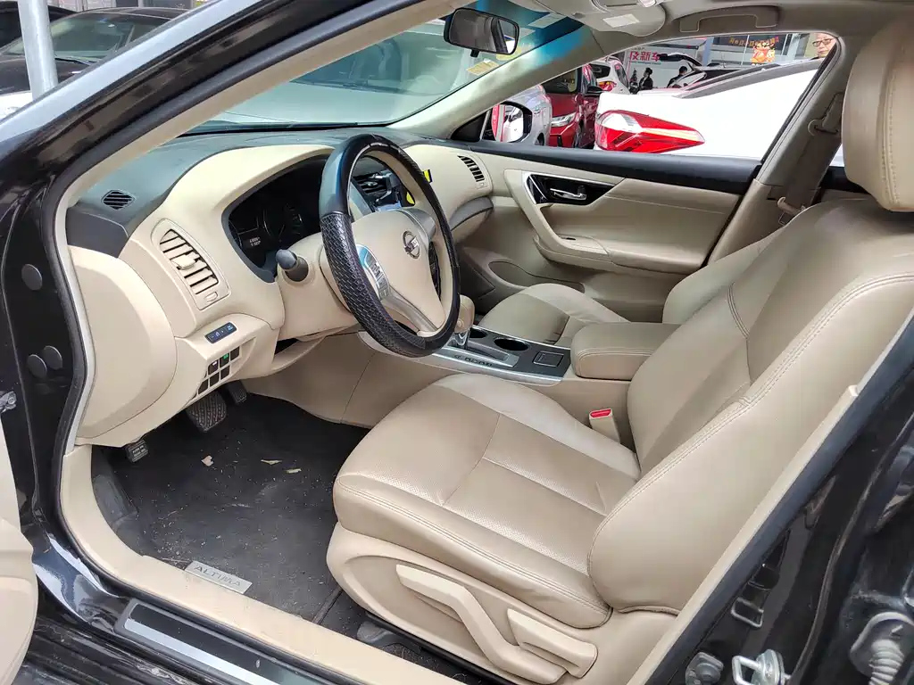 NISSAN TEANA 2018