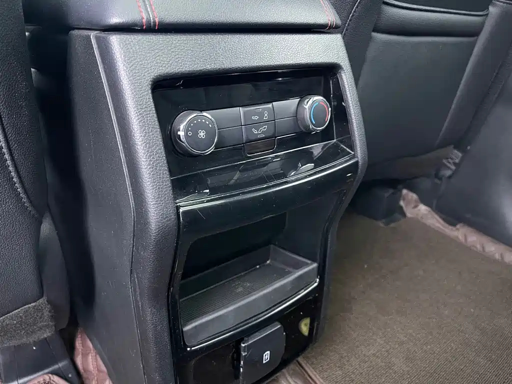 FORD EDGE 2019