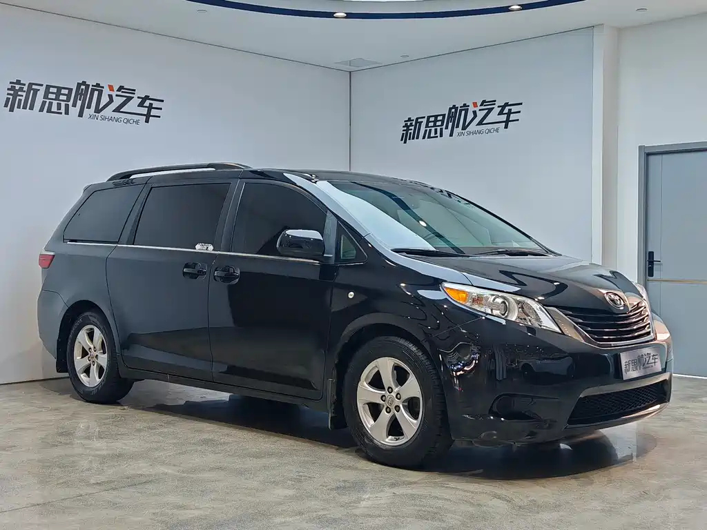 TOYOTA SIENNA 2018