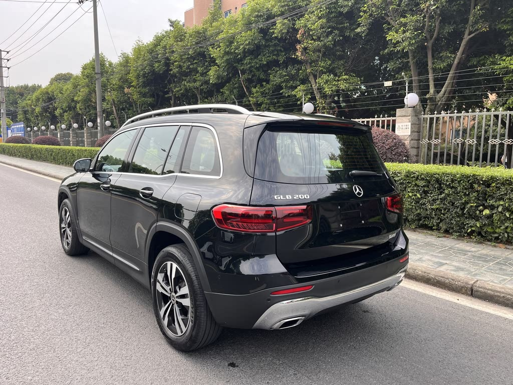MERCEDES BENZ GLB 2024