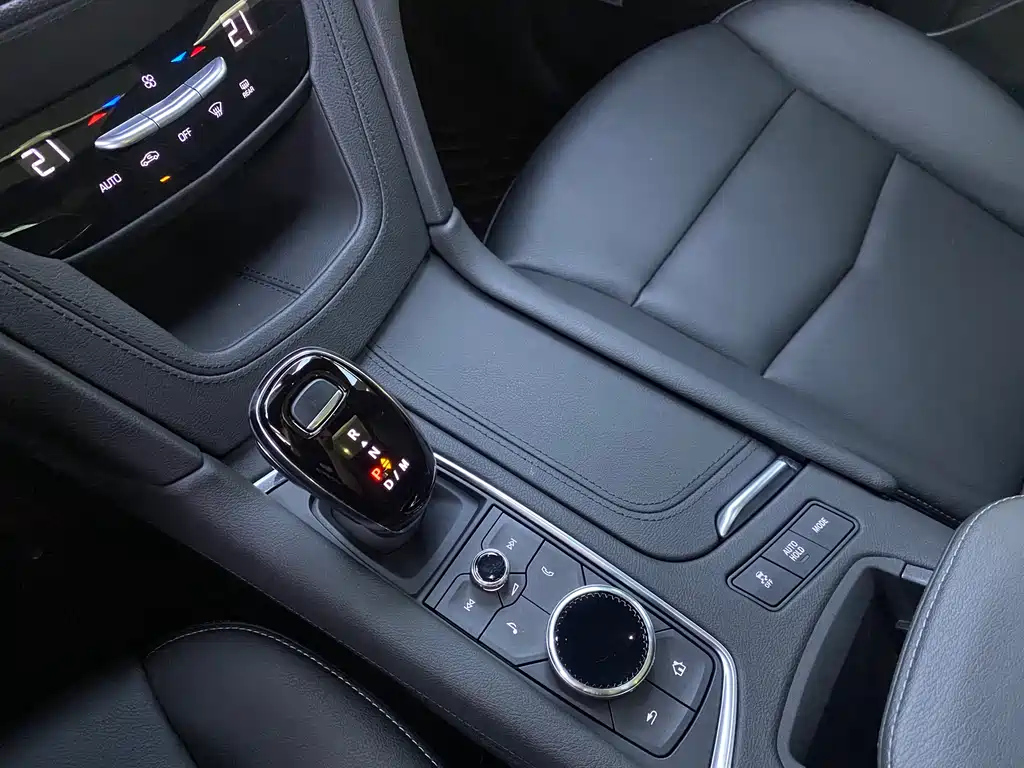 CADILLAC XT5 2022