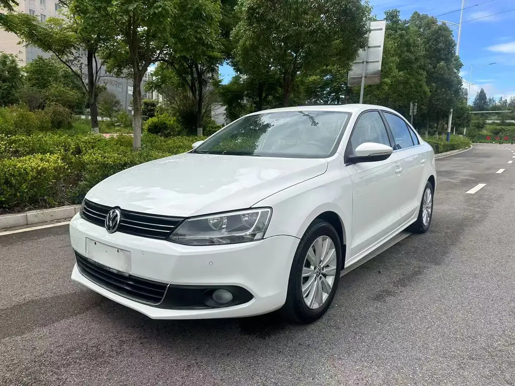 VOLKSWAGEN SAGITAR 2014