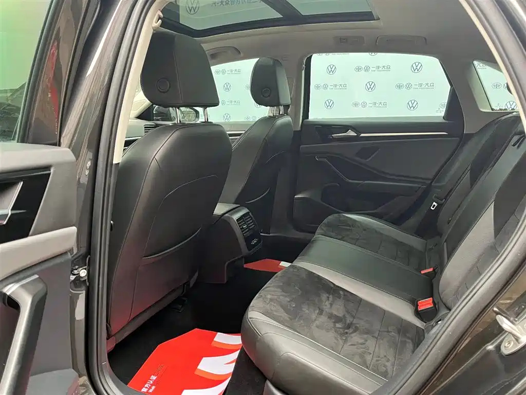 VOLKSWAGEN SAGITAR 2020