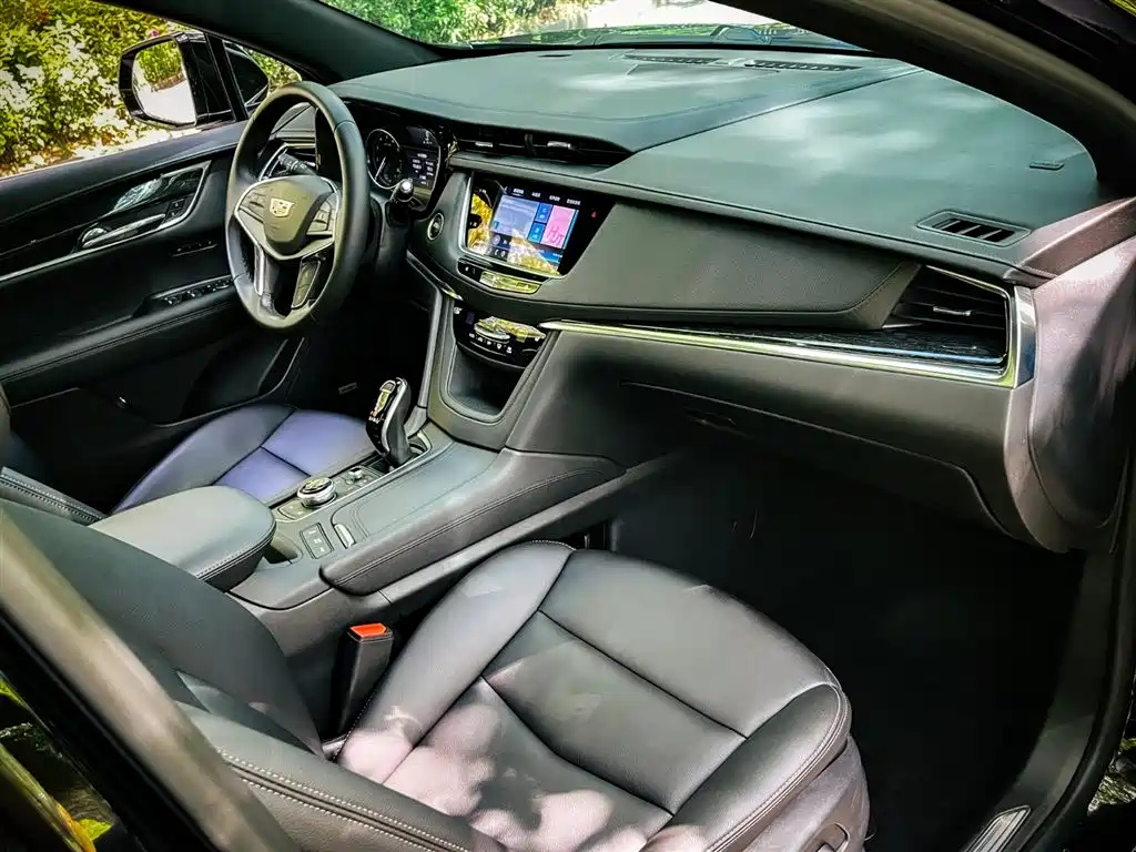 CADILLAC XT5 2021