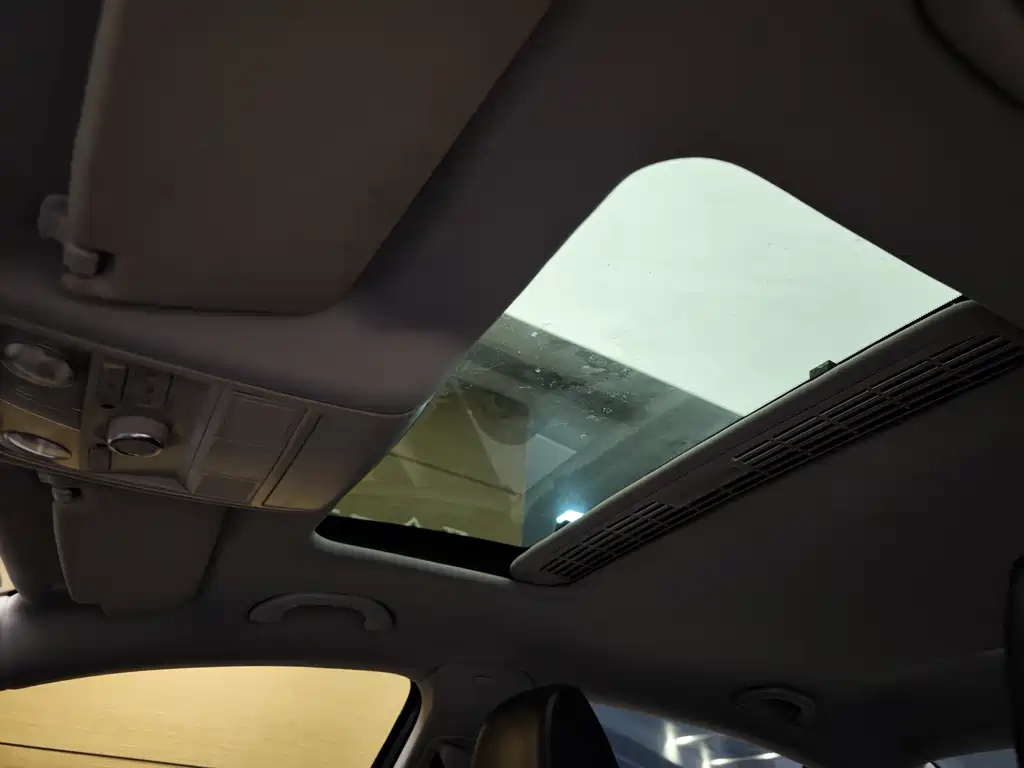 VOLKSWAGEN MAGOTAN 2013