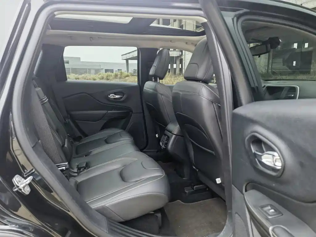 JEEP CHEROKEE 2018