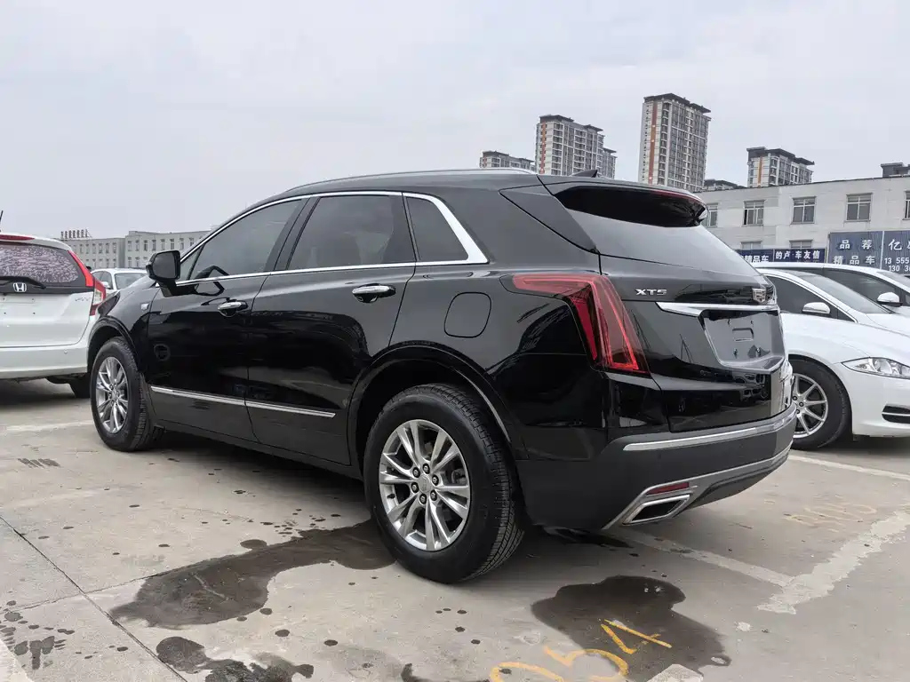CADILLAC XT5 2021