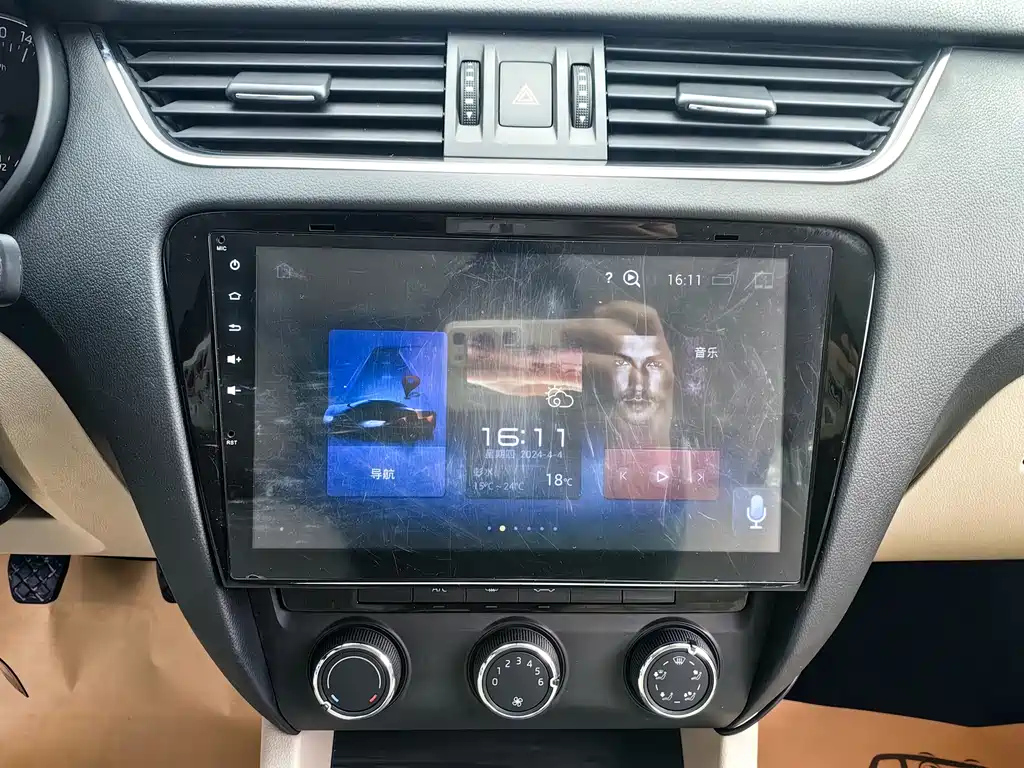 SKODA OCTAVIA 2015